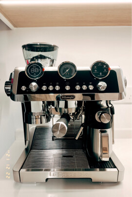 cafe bene咖啡logo创意说明_德隆咖啡机使用说明书_扎啤机使用卡扣怎么使用