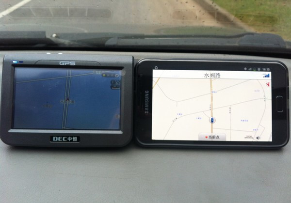 手机GPS 导航软件已经很好用了,为什么还有人买车载导航?
