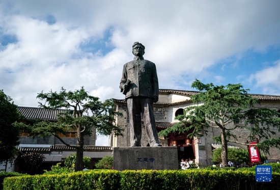 这是云南省腾冲市和顺古镇艾思奇纪念馆内的艾思奇塑像（5月27日摄）。新华社记者 陈欣波 摄