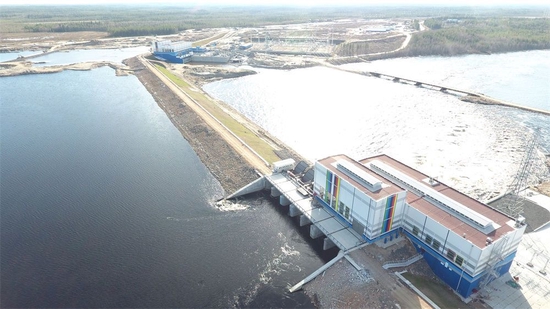 这是2022年5月20日拍摄的俄罗斯卡累利阿别洛巴罗什水电站项目建筑。别洛巴罗什水电站项目是俄罗斯首个由金砖国家新开发银行提供融资支持的项目。新华社发